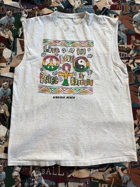 Vintage 90s Men’s Virginia Beach Gray Graphic Tank Top